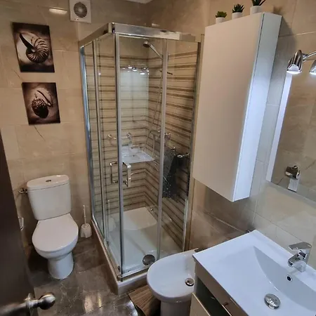 Nizzan 11a 11n Apartment *